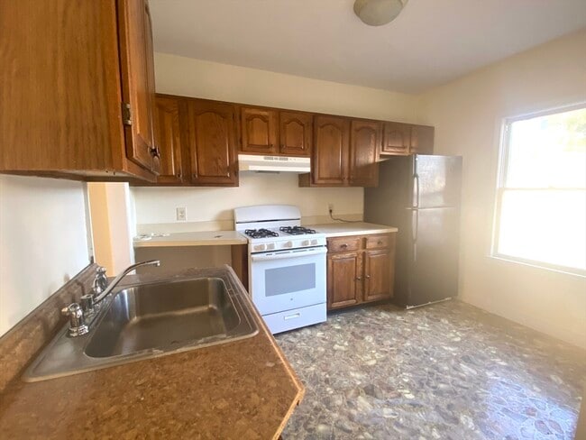 Building Photo - 5 Spring Valley Rd Unit 1