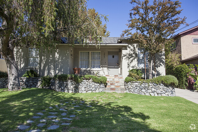 Building Photo - 2843 Hermosa Ave Rental