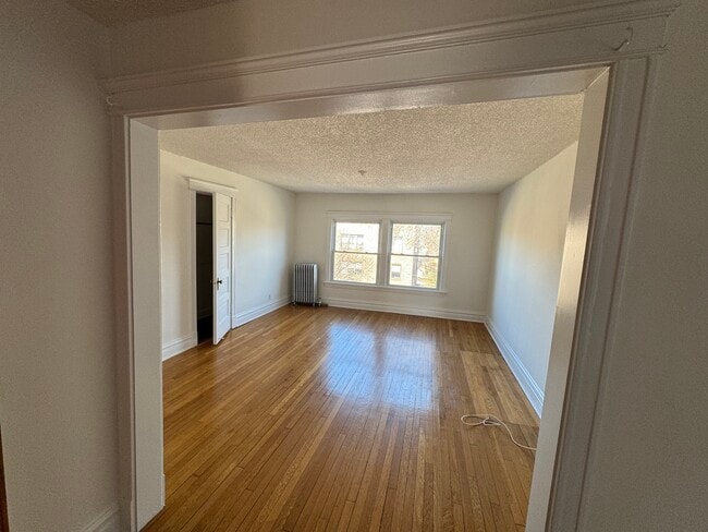 Building Photo - 1333 W Foster Ave Unit Third Floor