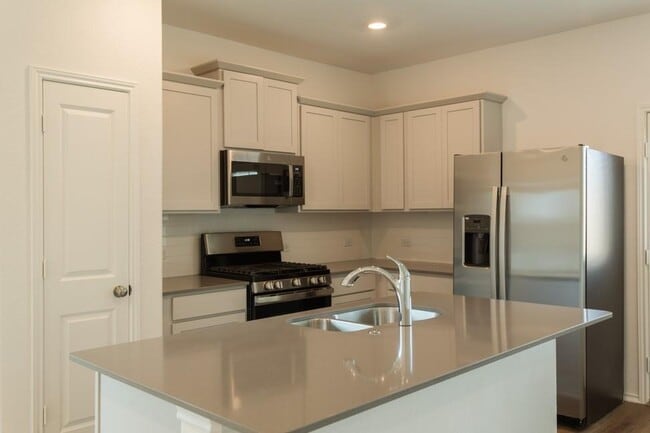 Photo - 7237 Spotted Leaf Wy