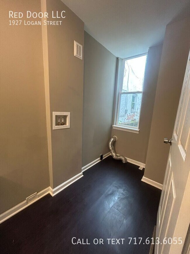 Photo - 1927 Logan St House