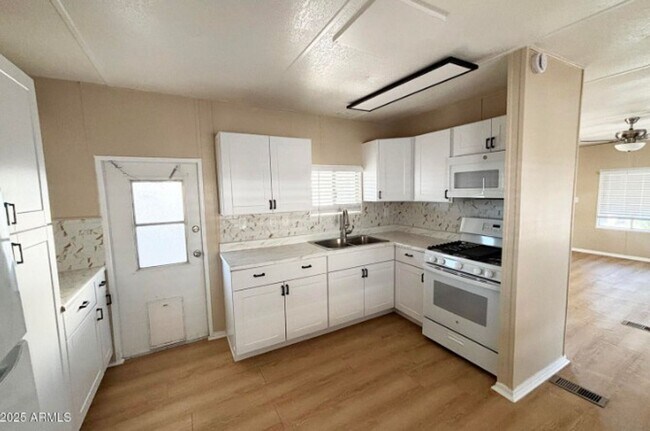 Photo - 10122 E Illini St Unit 7