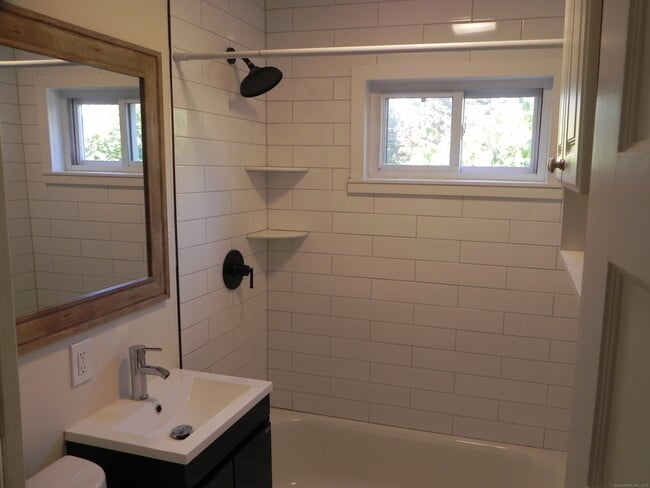 Building Photo - 186 Grasmere Ave Unit 1