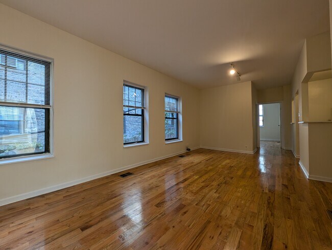 Photo - 658 W Cornelia Ave Unit 11