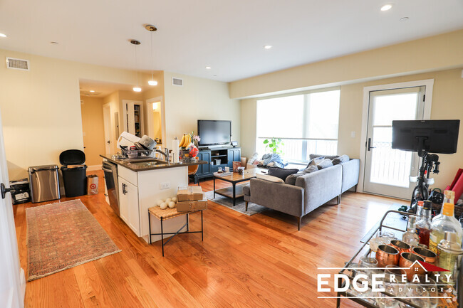 Building Photo - 40 Glencoe St Unit 301 Rental