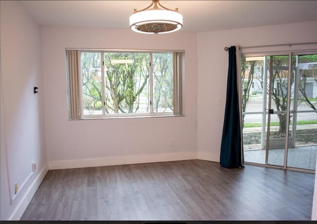 Photo - 992 NW 93rd Ave