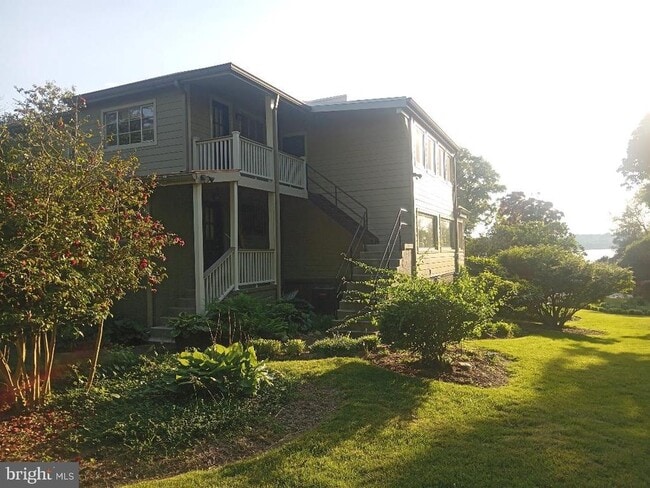 Building Photo - 1307 Lark Ln