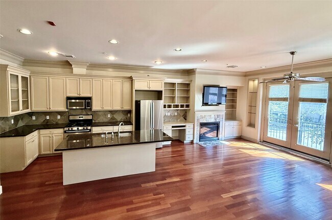 Photo - 953 Yale St Unit 1