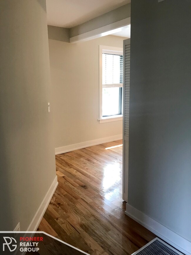 Photo - 1450 W Byron Ave Unit 1444-3900-2