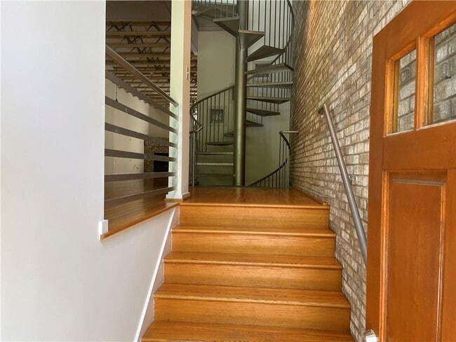 Photo - 1325 Peachtree View NE