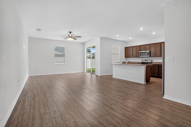 Photo - 6170 Dolostone Dr