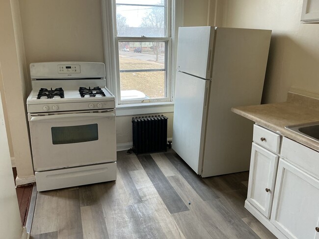 Building Photo - 1120-22 W Hadley St Unit Lower Rear