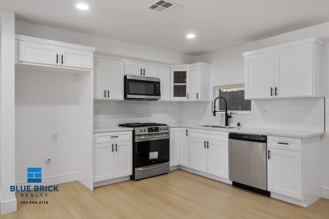 Photo - 2708 Cochran Ave