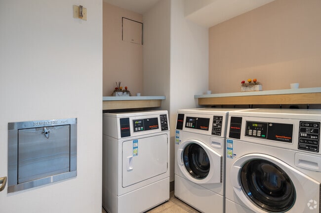 Laundry - Plymouth Apartments