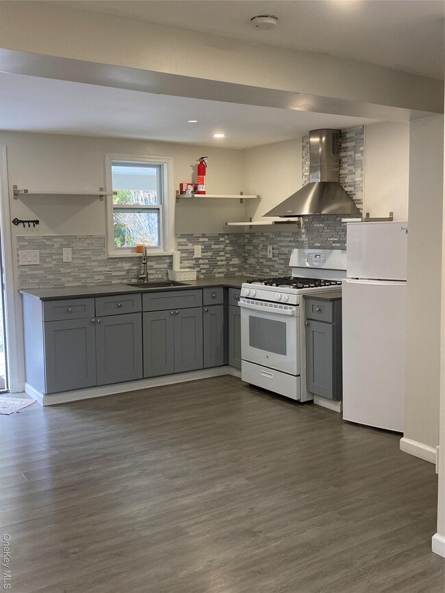 Photo - 32 Zimmer Dr Unit right lower side