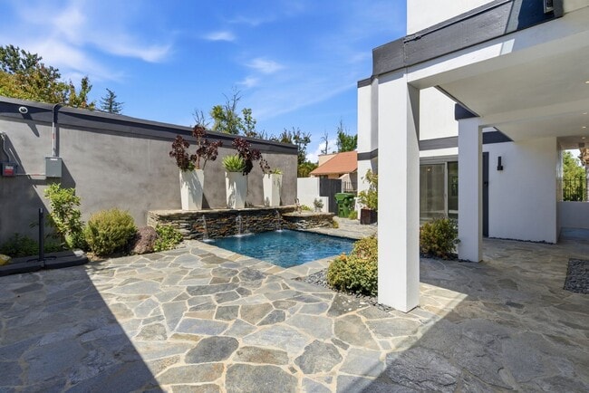 4520 Park Cordero