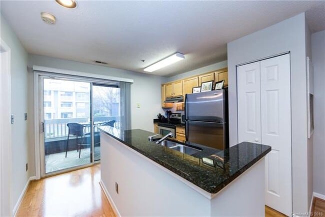 Photo - 525 Olmsted Park Plz Unit R