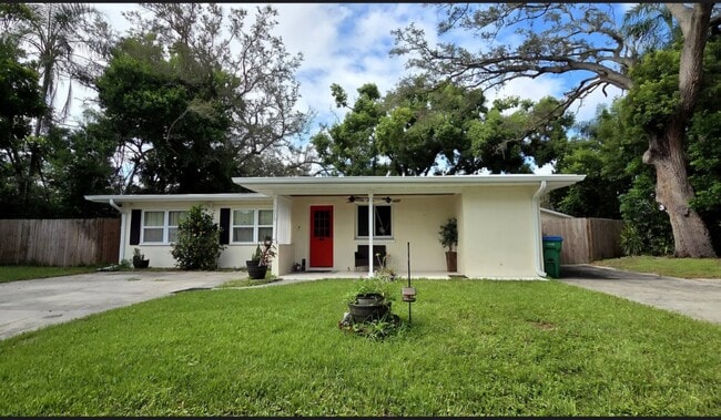 Photo - 1610 Valencia St