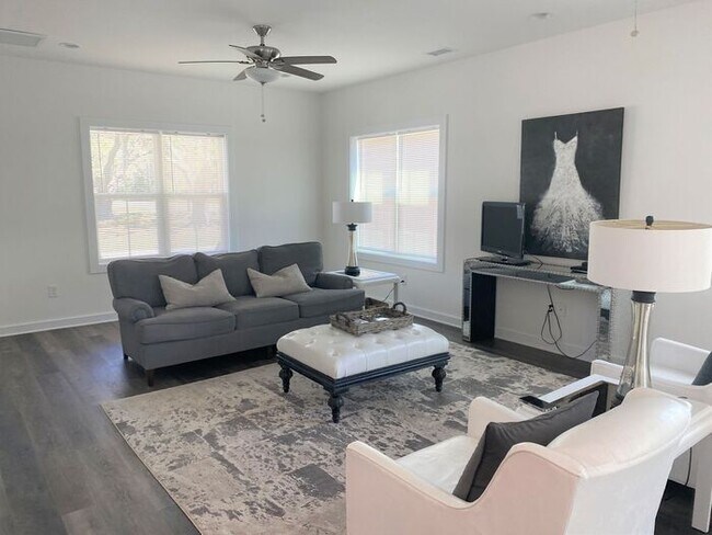 Photo - COMING SOON! 4 Bedroom Home. Poplar Masonboro Loop Location, Top schools! Garage