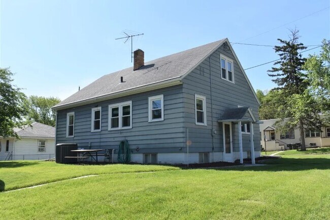 Photo - 1221 W 20th St