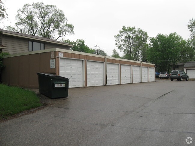 Photo - Hoyt & Sloan