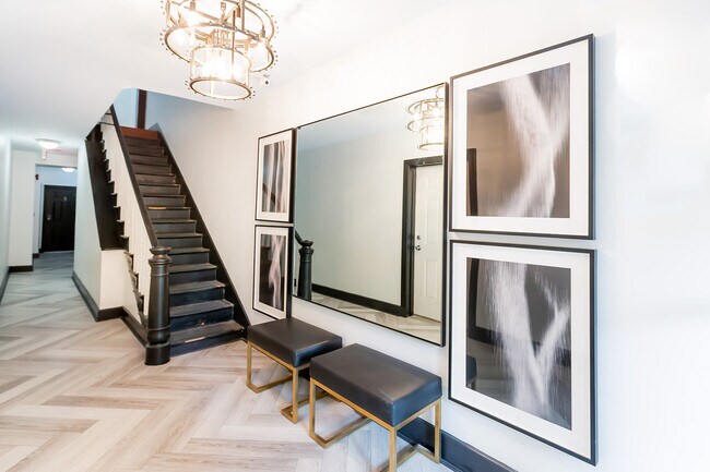 Photo - Washington House