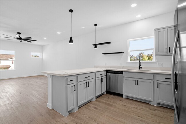 Photo - 9708 Stedman St