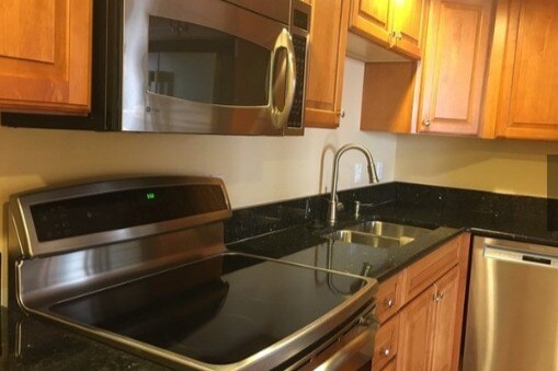 Kitchen - 601 W 11th Ave Unidad 715