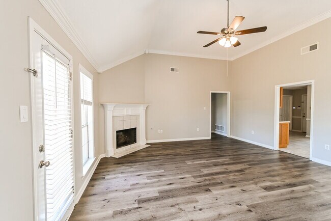 Photo - 9922 Lacee Ln