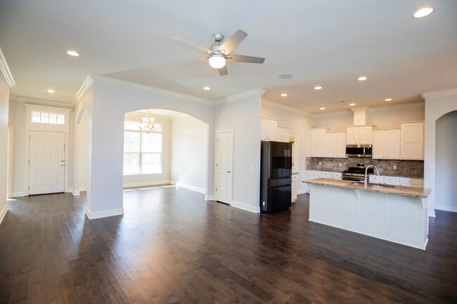 Photo - 4000 SW Hollyhock St