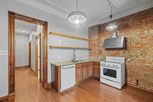 Photo - Charming 2 Bedroom Apartment in Benton Par... Unit 2009 Lynch St 1FL