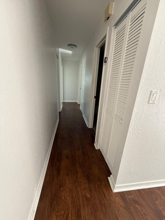 Photo - 6959 Aberfeldy Ave N