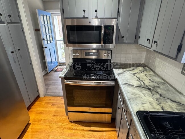 Photo - 1508 Treetop Ln