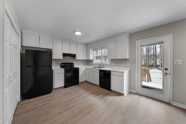 Photo - 113 Henley Pl