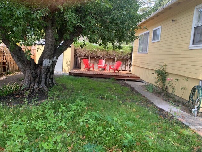 Photo - 20592 Foothill Dr