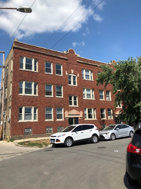 Building Photo - 5964 N Paulina St