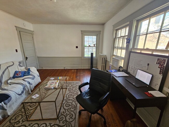 Photo - 306 S Jefferson St Unidad C