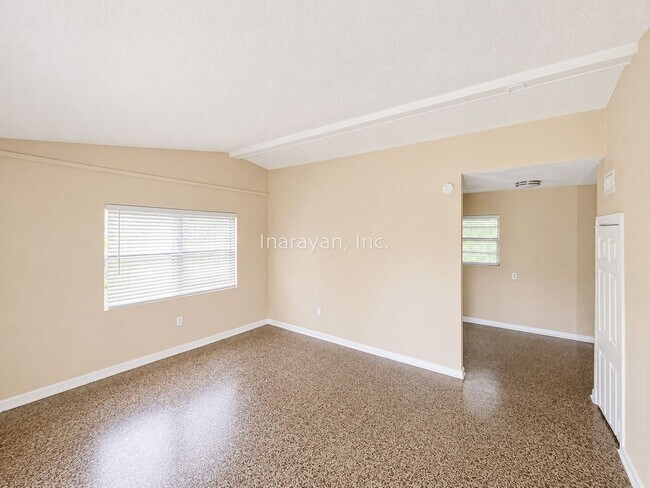 Photo - 940 Kaley Ave Unit 942 W Kaley B
