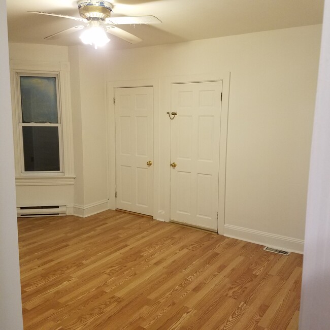 Photo - 146 Wellsville Ave Unit B