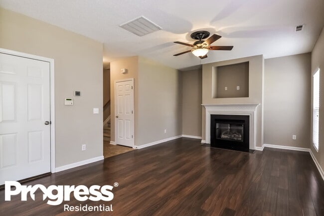 Photo - 816 Stackhurst Way