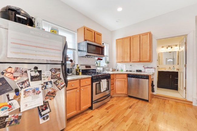 Building Photo - 1148 W Belmont Ave Unit 2R