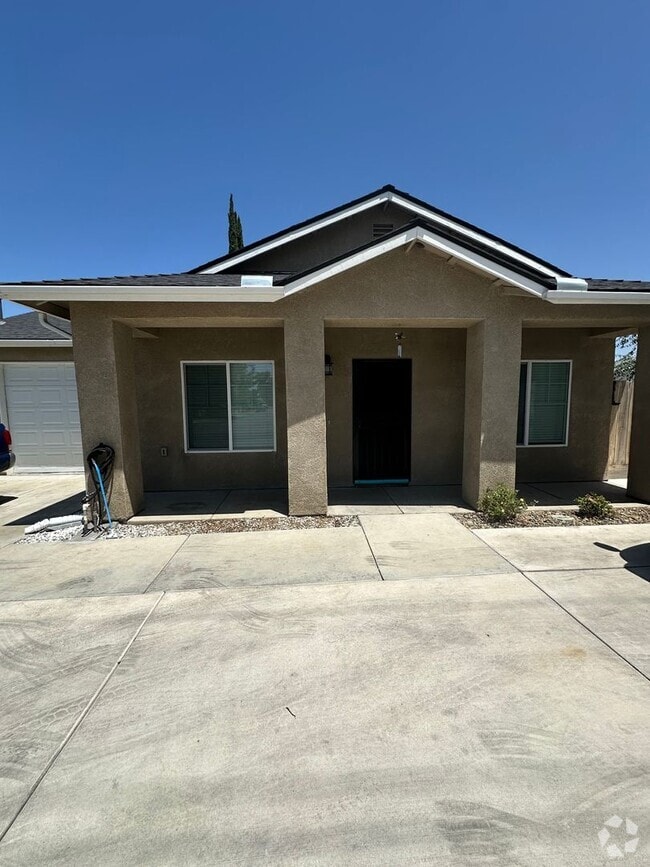 Building Photo - 3 bedroom 2 bath home for rent