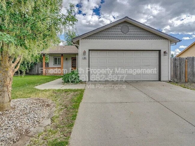 Building Photo - 1382 Tanager Ave