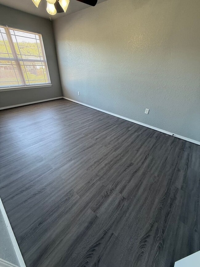 Photo - 2411 Dora Rd Unidad B