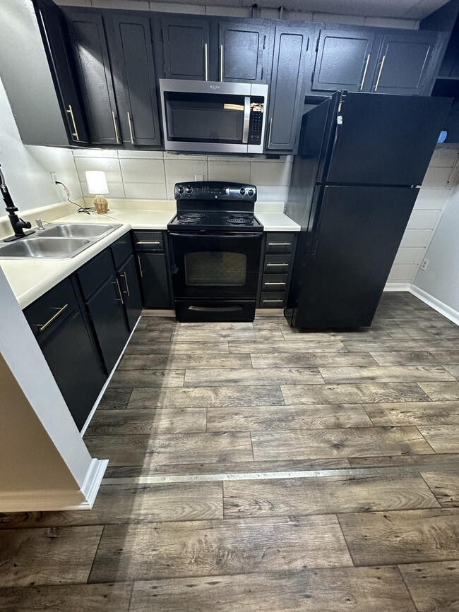 Photo - Creekside Apartments