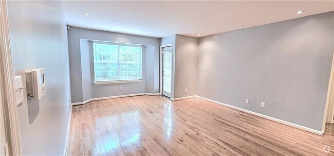 Building Photo - 2060 Chastain Park Ct NE Rental