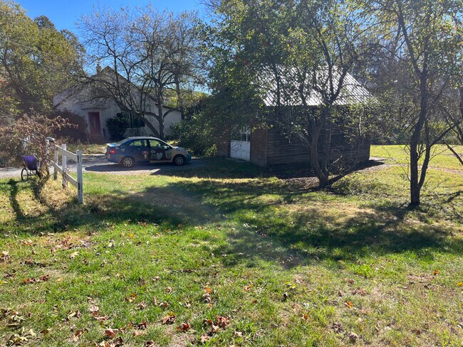 Photo - 1087 N Hoosac Rd