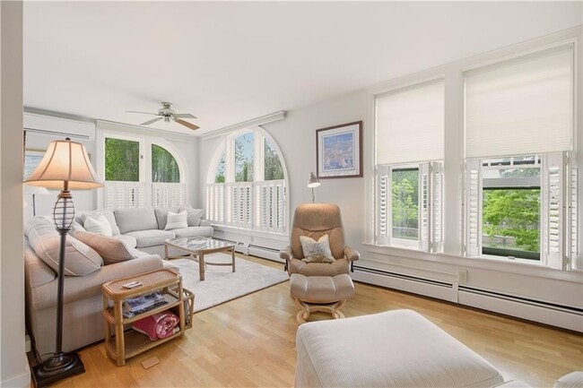 Photo - 158 Narragansett Ave