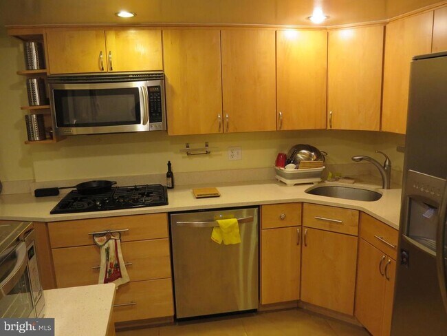 Photo - 1413 Northgate Square Unit 1C