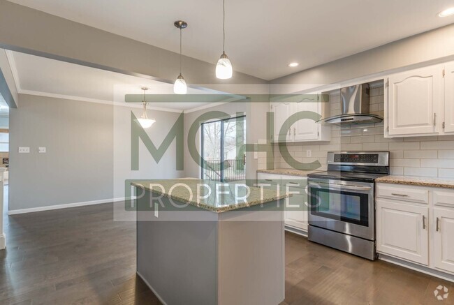 Building Photo - 7837 W 112th St Rental